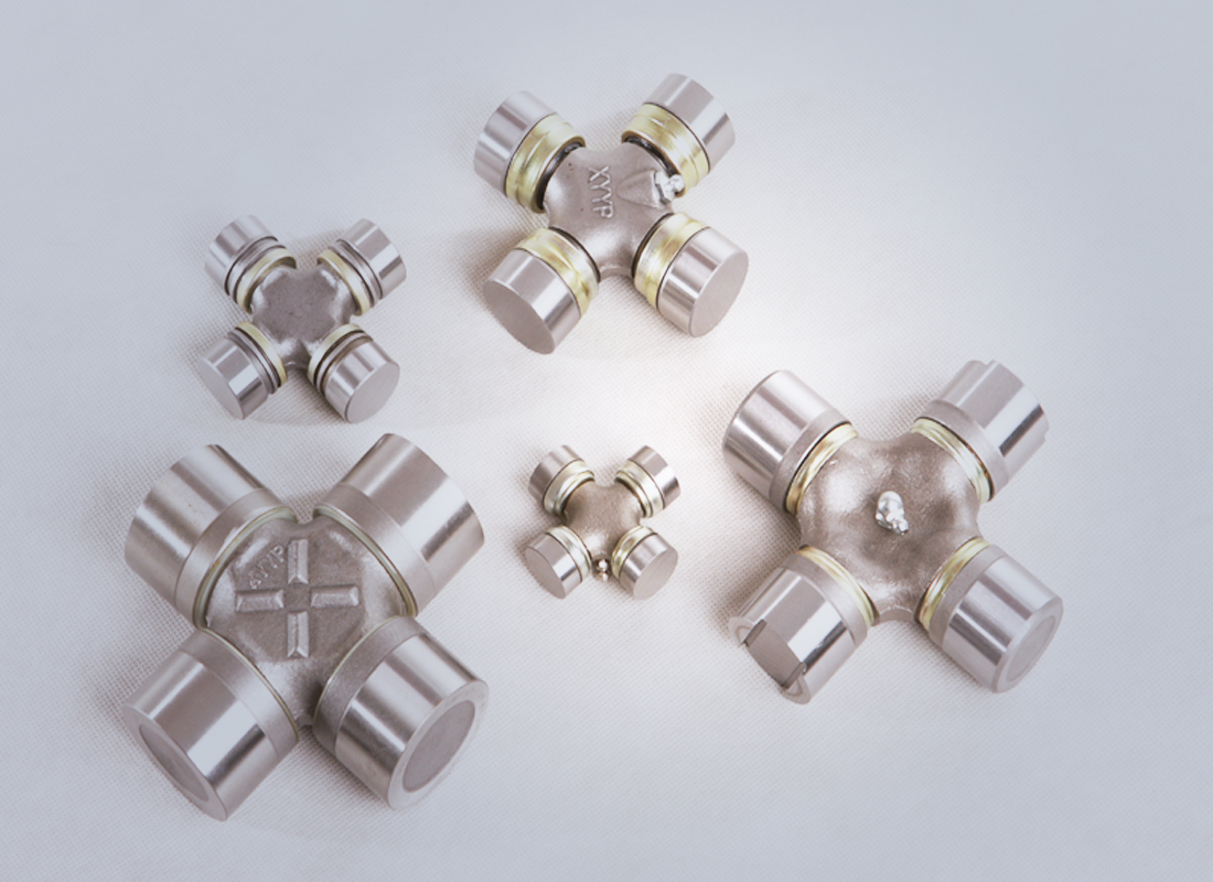 萬向(xiang)節十字軸-EQ153方向機(jī)萬向節-φ18×47-鷹牌軸承(chéng)