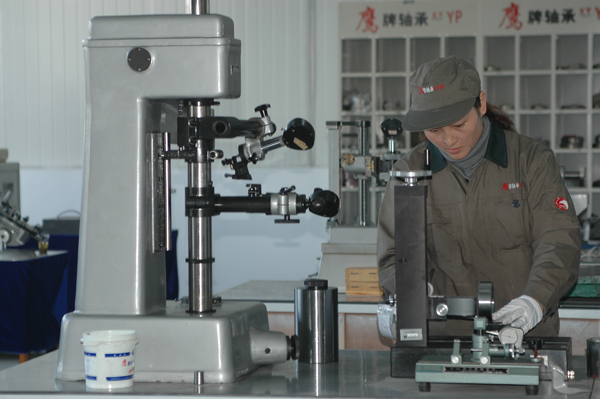 鷹牌(pai)軸承-檢測産品粗(cū)糙度